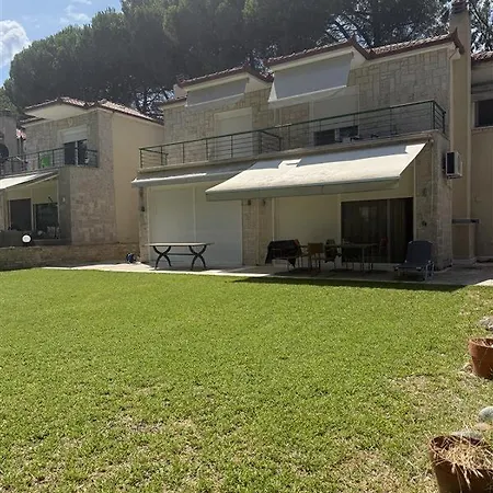 Aria Maisonette بيت للعطل هانيوتي